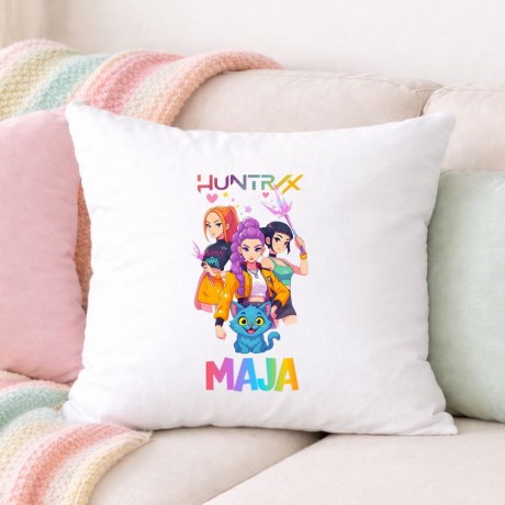 Przejdź do produktu Poduszka HUNTRIX K-Pop z imieniem - prezent dla dziecka 