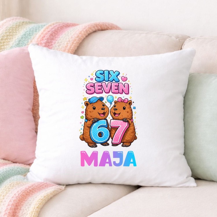 Poduszka KAPIBARY SIX SEVEN 67 personalizowana z imieniem (wzór 6).jpg