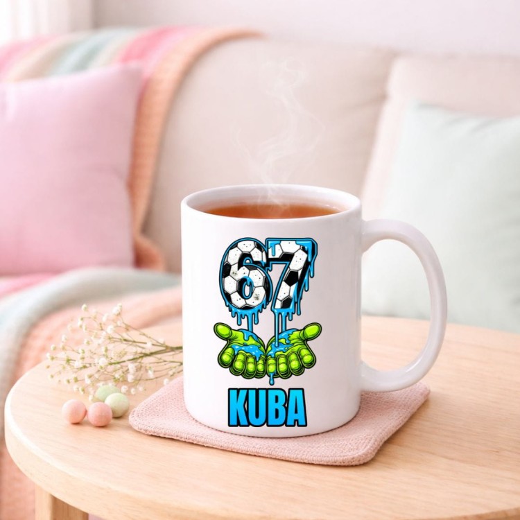 Kubek FOOTBALL SIX SEVEN 67 personalizowany z imieniem dla dziecka prezent (wzór  5).jpg