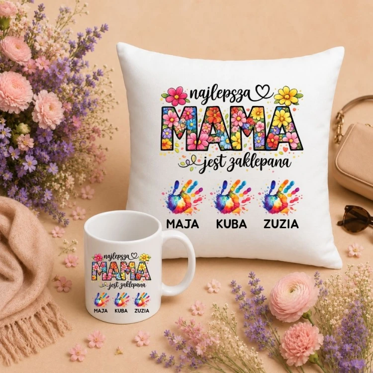 Prezent na dzień mamy - Zestaw poduszka i kubek Najlepsza MAMA jest zaklepana z imionami dzieci.jpg
