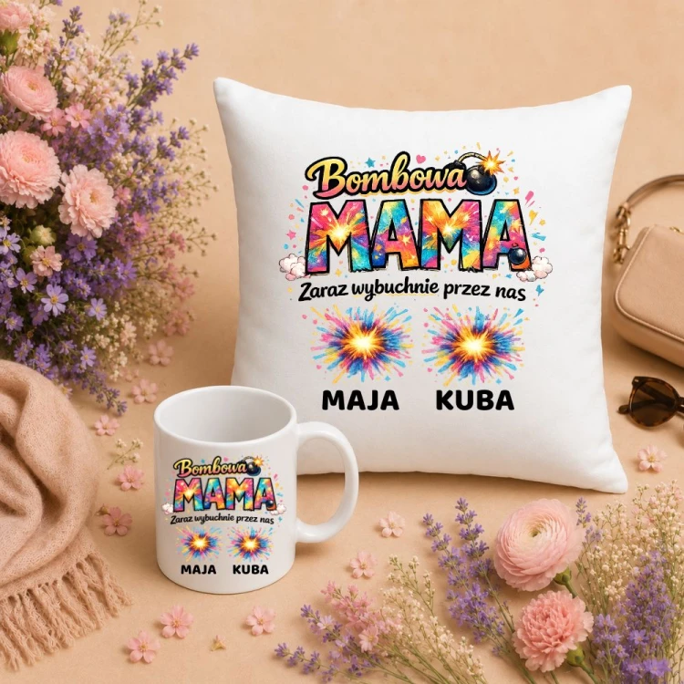 Prezent na dzień mamy - Zestaw poduszka i kubek Bombowa MAMA z imionami dzieci.jpg