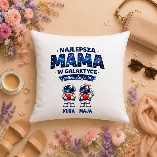 Prezent na dzień mamy - Poduszka Najlepsza MAMA w galaktyce z imionami dzieci.jpg