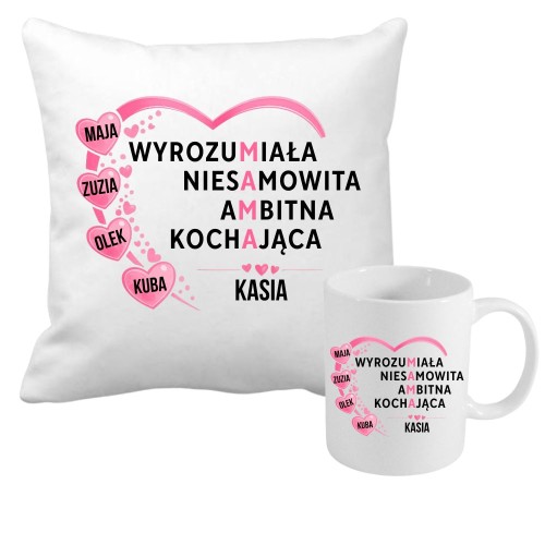 Zestaw poduszka i kubek dla mamy z imionami dzieci MAMA w 4 słowach.jpg
