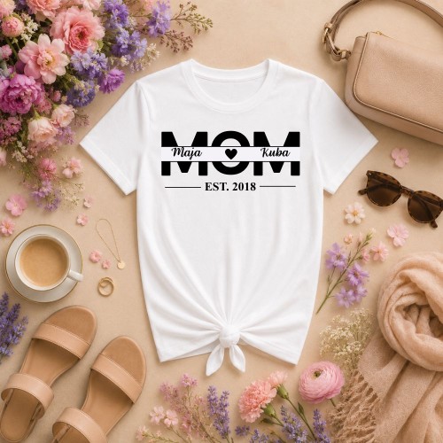 Prezent na dzień mamy - Koszulka MOM z imionami dzieci biała.jpg