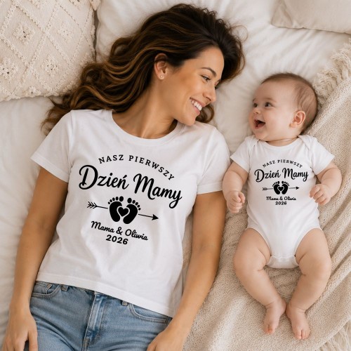 Komplet dla mamy i dziecka T-Shirt + Body białe - NASZ PIERWSZY DZIEŃ MAMY.jpg