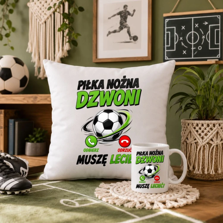 Prezent dla dziecka - Zestaw poduszka i kubek dla piłkarza PIŁKA NOŻNA DZWONI.jpg