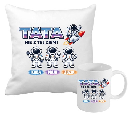 Zestaw poduszka i kubek TATA nie z tej ziemi z imionami dzieci.jpg