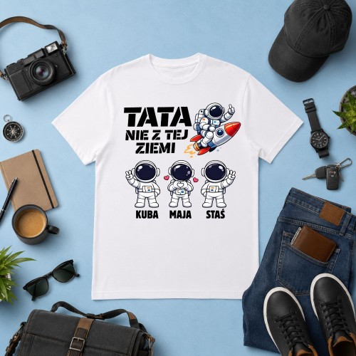 Prezent na dzień taty - Koszulka TATA nie z tej ziemi z imionami dzieci.jpg