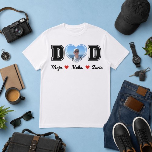 Prezent na dzień taty - Koszulka DAD ze zdjęciem i imionami dzieci.jpg