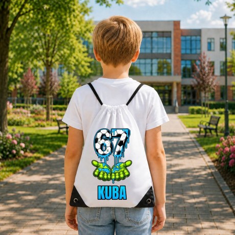 Przejdź do produktu Worek plecak z imieniem FOOTBALL SIX SEVEN 67 do przedszkola szkoły na wf