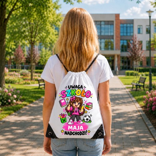 Worek szkolny dla dziecka personalizowany z imieniem na buty - UWAGA SZKOŁO dla dziewczynki.jpg